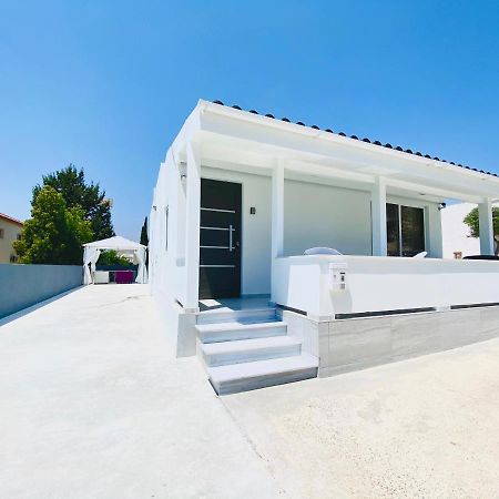 Sandy Bay Villa Ajía Nápa Kültér fotó