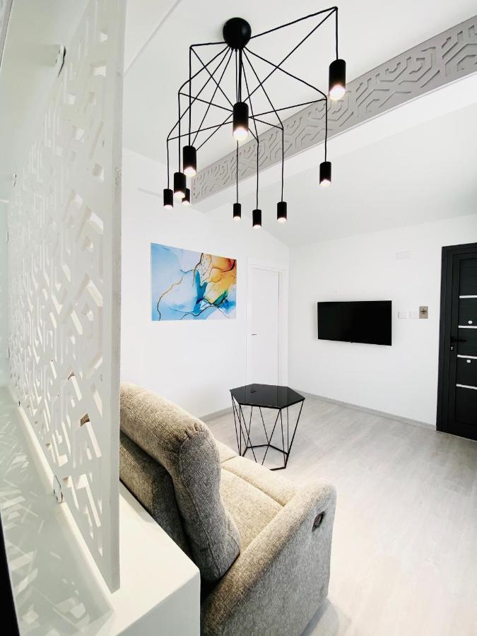 Sandy Bay Villa Ajía Nápa Kültér fotó