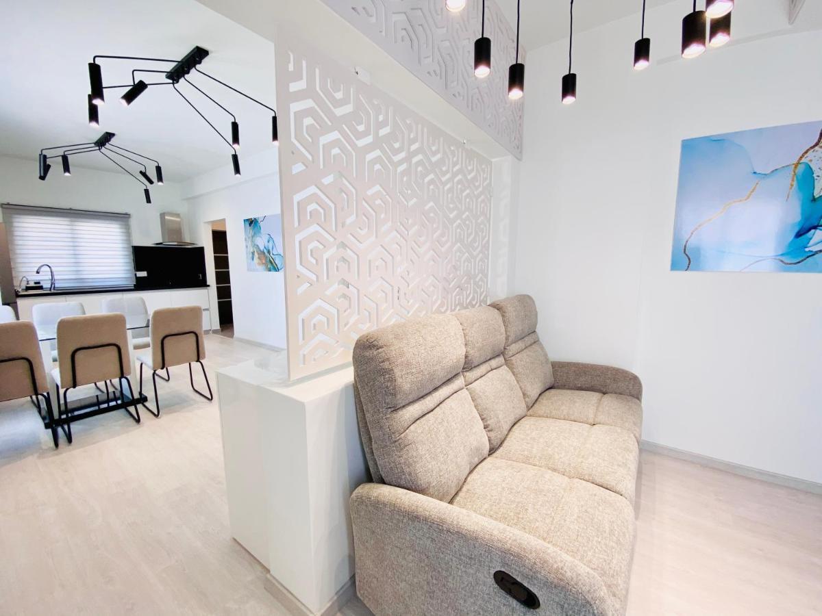 Sandy Bay Villa Ajía Nápa Kültér fotó